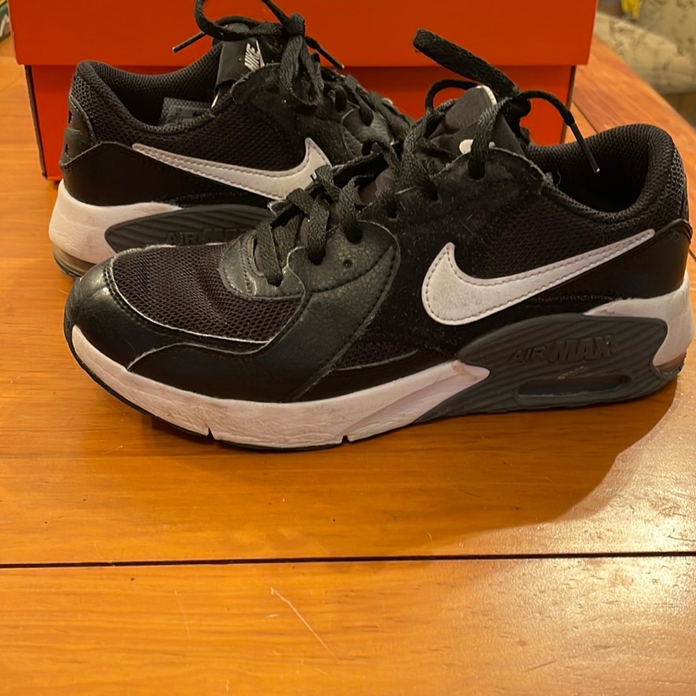 Black Nike Air Max’s